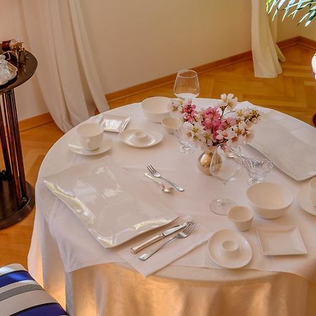 Palace Schoen Milesi - Esense Of Prestige - Private Pool - Free Parking - Old Money Style Luxury Rooms - Walking Distance To The Old Town, The Beach And All Amenities - Buralux Properties 스플리트 외부 사진