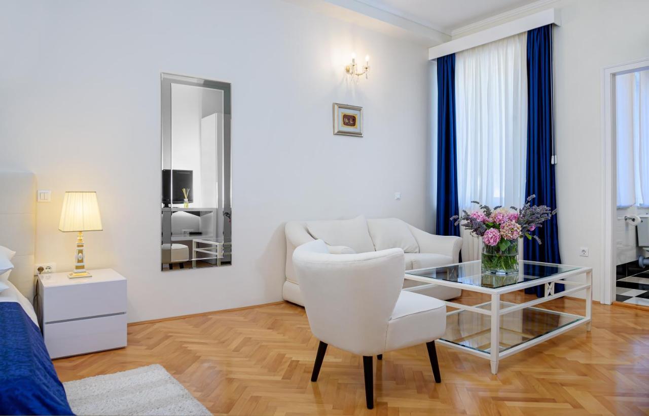 Palace Schoen Milesi - Esense Of Prestige - Private Pool - Free Parking - Old Money Style Luxury Rooms - Walking Distance To The Old Town, The Beach And All Amenities - Buralux Properties 스플리트 외부 사진