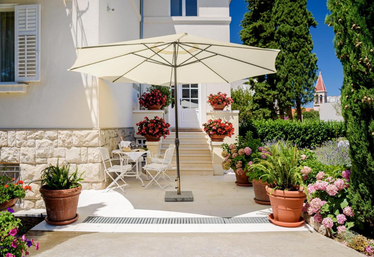 Palace Schoen Milesi - Esense Of Prestige - Private Pool - Free Parking - Old Money Style Luxury Rooms - Walking Distance To The Old Town, The Beach And All Amenities - Buralux Properties 스플리트 외부 사진