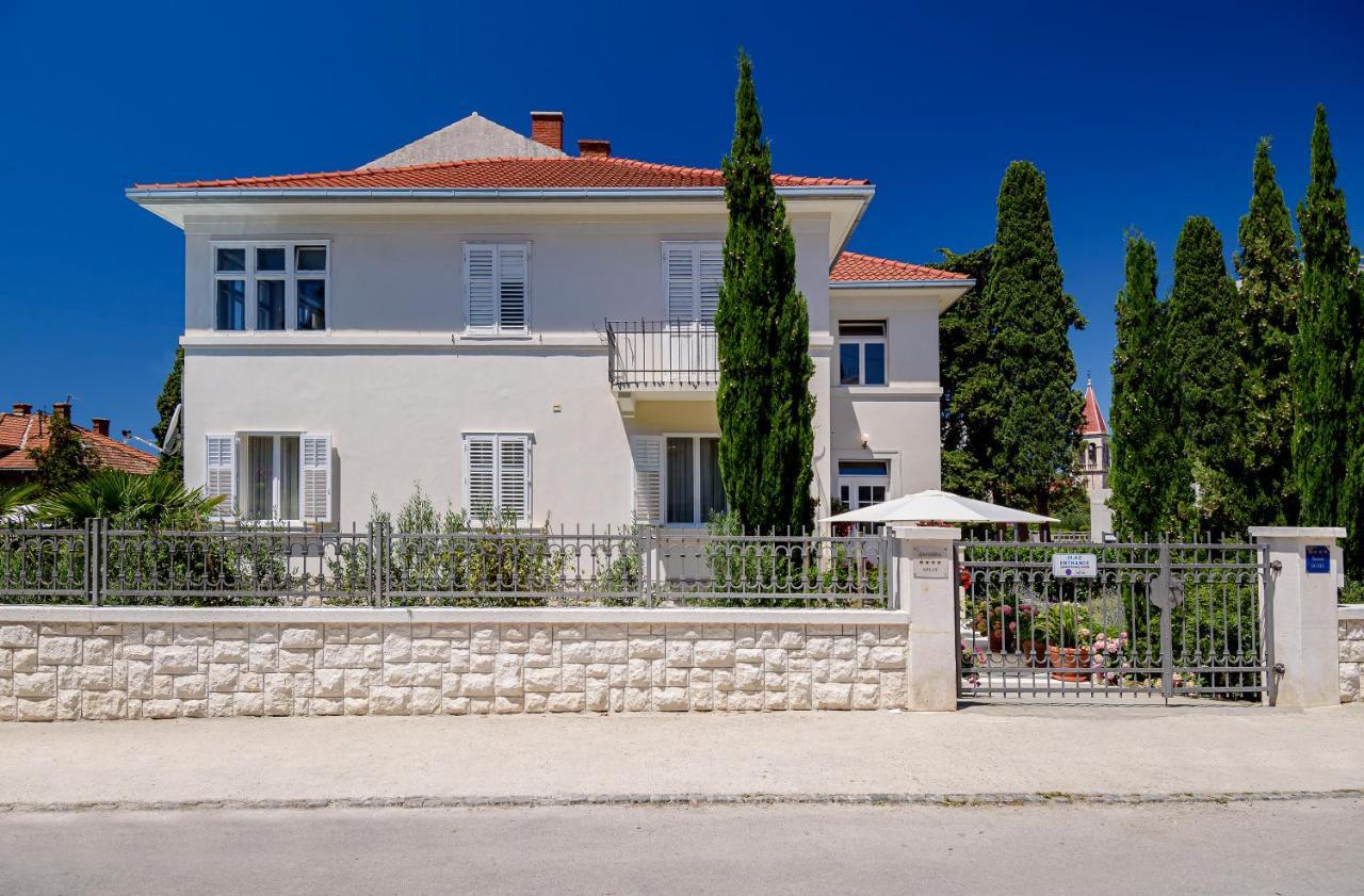 Palace Schoen Milesi - Esense Of Prestige - Private Pool - Free Parking - Old Money Style Luxury Rooms - Walking Distance To The Old Town, The Beach And All Amenities - Buralux Properties 스플리트 외부 사진