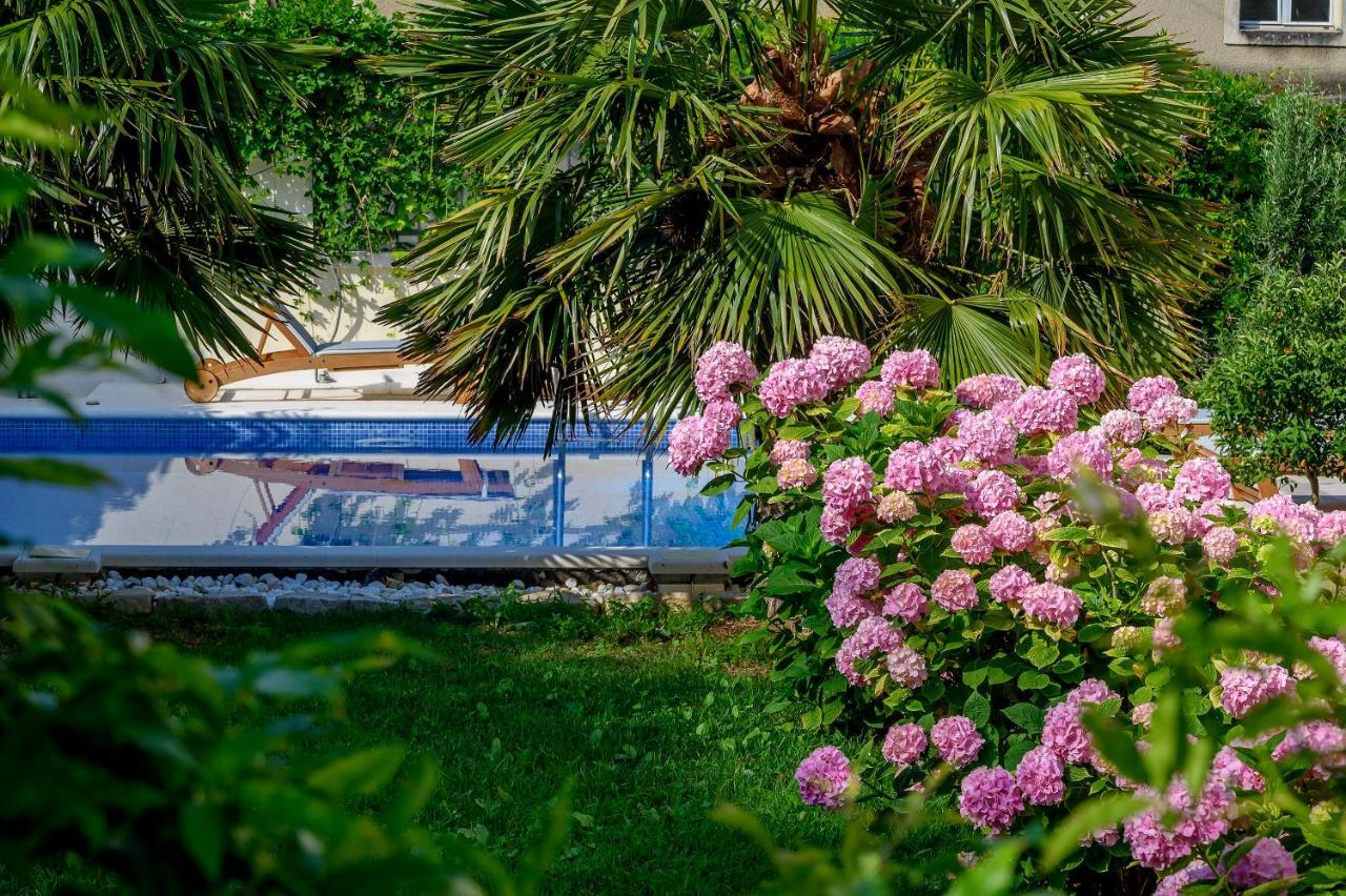 Palace Schoen Milesi - Esense Of Prestige - Private Pool - Free Parking - Old Money Style Luxury Rooms - Walking Distance To The Old Town, The Beach And All Amenities - Buralux Properties 스플리트 외부 사진