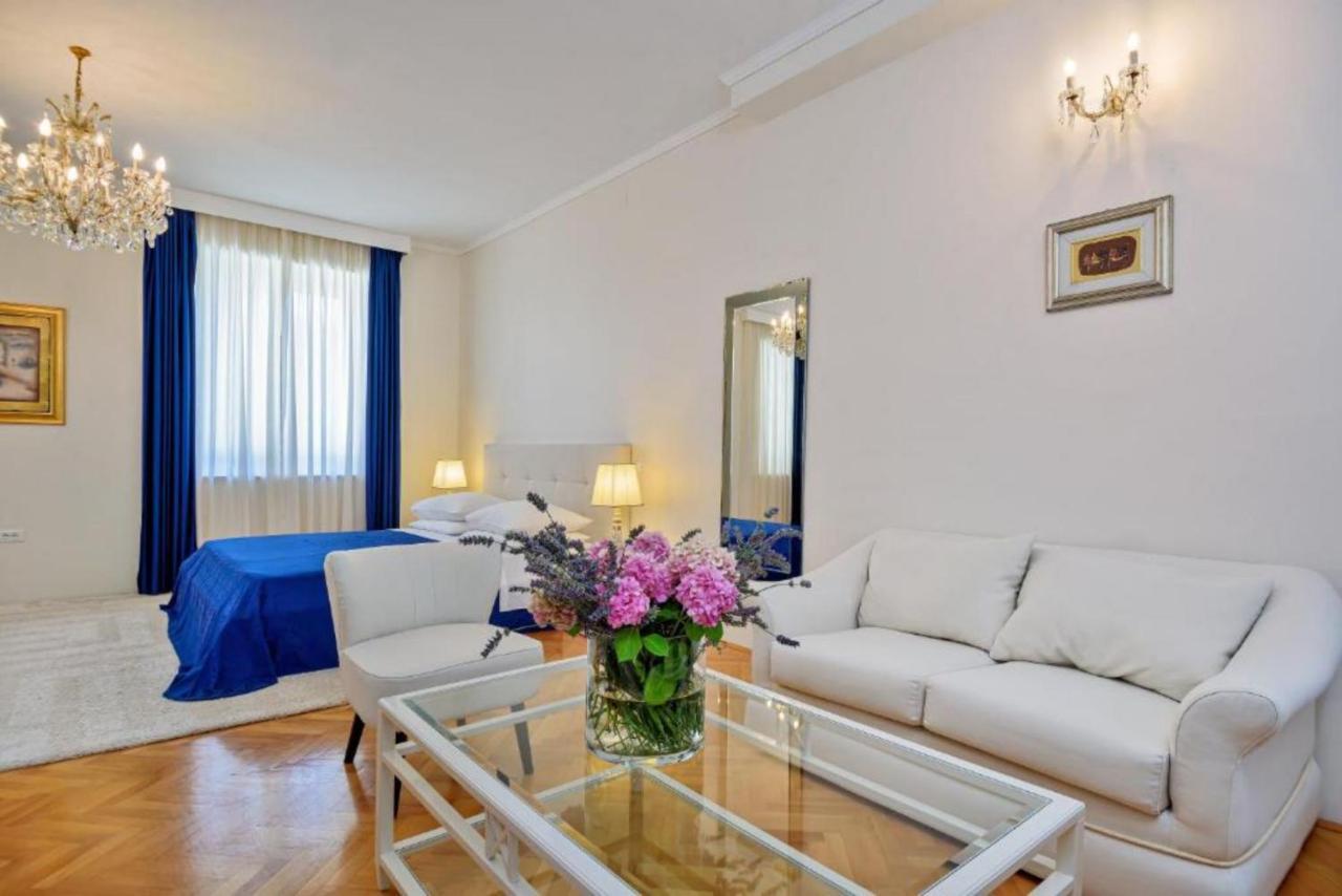 Palace Schoen Milesi - Esense Of Prestige - Private Pool - Free Parking - Old Money Style Luxury Rooms - Walking Distance To The Old Town, The Beach And All Amenities - Buralux Properties 스플리트 외부 사진