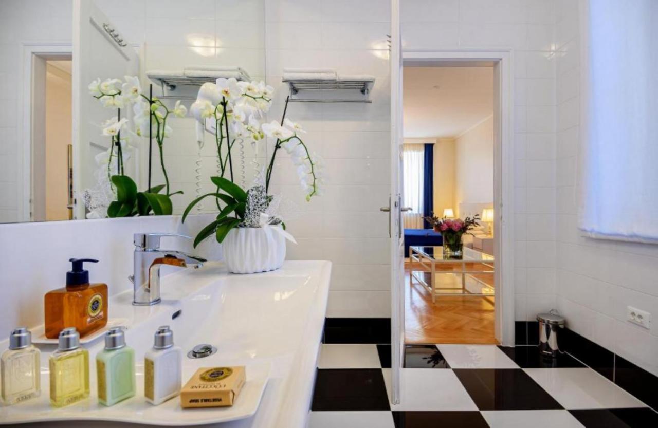 Palace Schoen Milesi - Esense Of Prestige - Private Pool - Free Parking - Old Money Style Luxury Rooms - Walking Distance To The Old Town, The Beach And All Amenities - Buralux Properties 스플리트 외부 사진