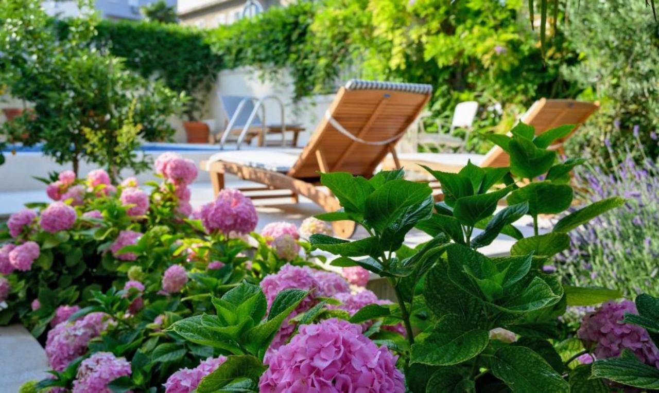 Palace Schoen Milesi - Esense Of Prestige - Private Pool - Free Parking - Old Money Style Luxury Rooms - Walking Distance To The Old Town, The Beach And All Amenities - Buralux Properties 스플리트 외부 사진