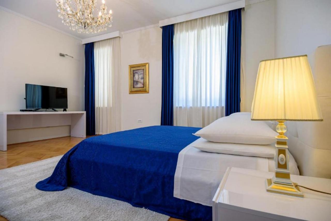 Palace Schoen Milesi - Esense Of Prestige - Private Pool - Free Parking - Old Money Style Luxury Rooms - Walking Distance To The Old Town, The Beach And All Amenities - Buralux Properties 스플리트 외부 사진