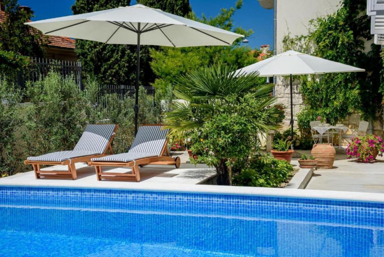 Palace Schoen Milesi - Esense Of Prestige - Private Pool - Free Parking - Old Money Style Luxury Rooms - Walking Distance To The Old Town, The Beach And All Amenities - Buralux Properties 스플리트 외부 사진