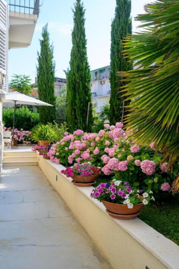 Palace Schoen Milesi - Esense Of Prestige - Private Pool - Free Parking - Old Money Style Luxury Rooms - Walking Distance To The Old Town, The Beach And All Amenities - Buralux Properties 스플리트 외부 사진