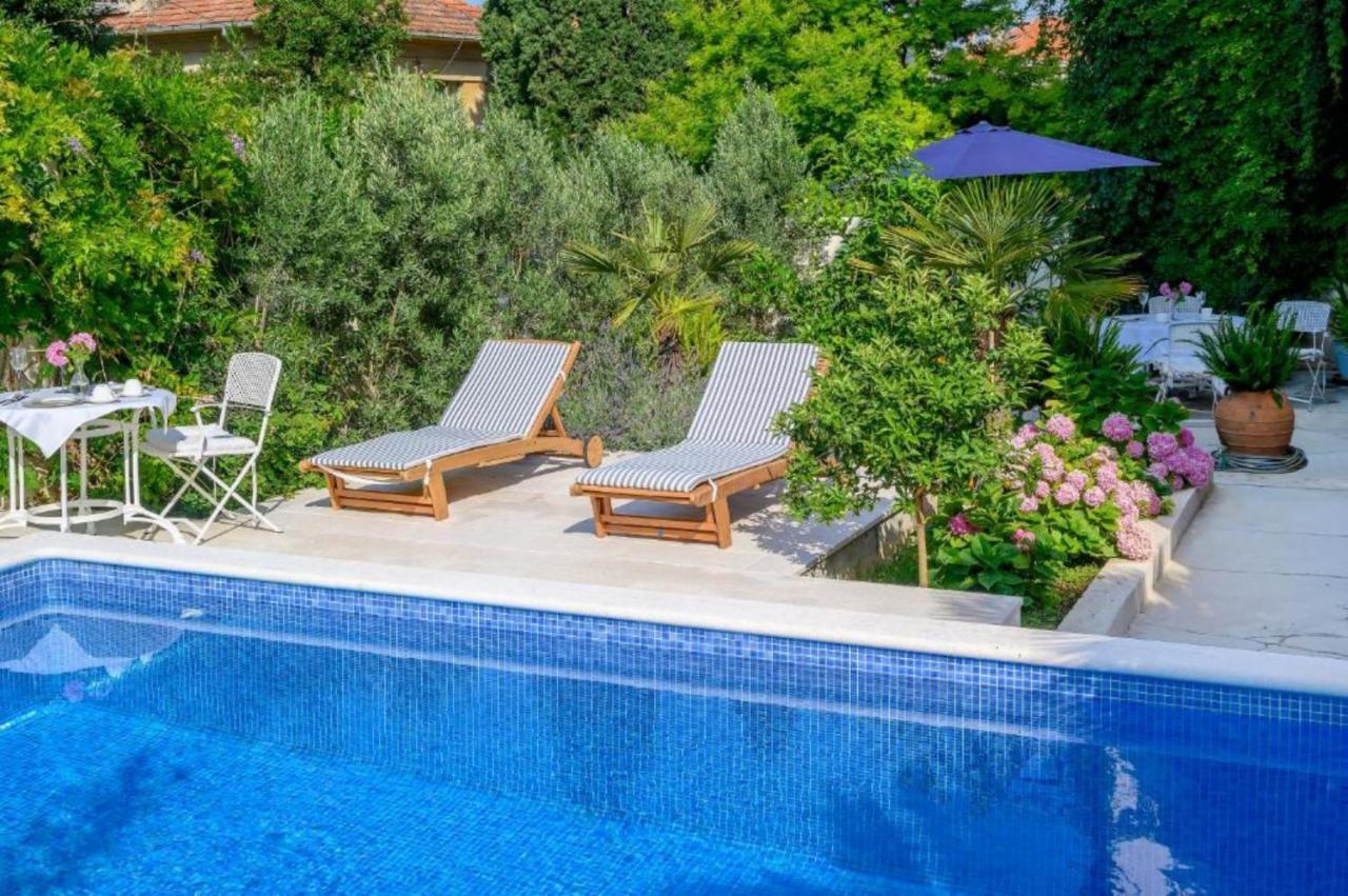 Palace Schoen Milesi - Esense Of Prestige - Private Pool - Free Parking - Old Money Style Luxury Rooms - Walking Distance To The Old Town, The Beach And All Amenities - Buralux Properties 스플리트 외부 사진