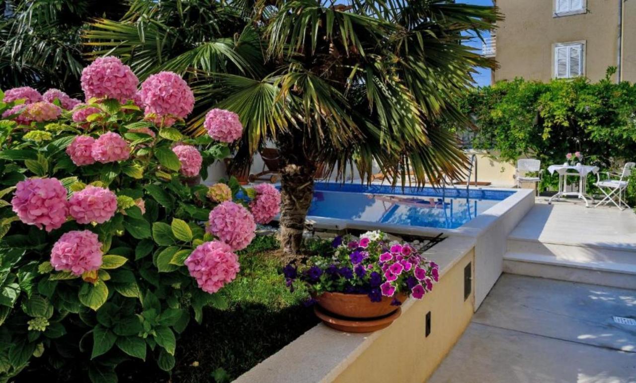 Palace Schoen Milesi - Esense Of Prestige - Private Pool - Free Parking - Old Money Style Luxury Rooms - Walking Distance To The Old Town, The Beach And All Amenities - Buralux Properties 스플리트 외부 사진